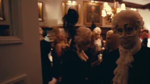 Dua Lipa - Don't Start Now (Official Music Video)