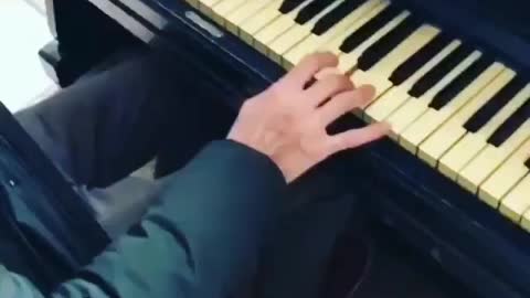 Relaxing Piano Music Facing The Snow