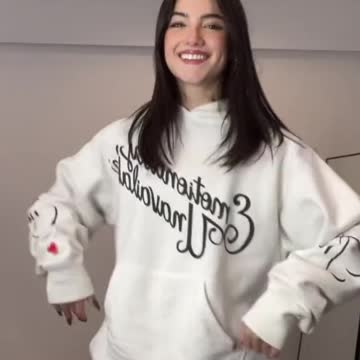 Girl Dancing unspectacular