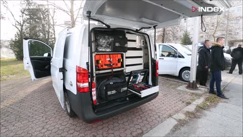 Policiji uručeno deset novih kombija s forenzičkom opremom