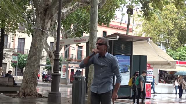 Prefiero por la mañana el erupto de un beodo al rezo de un hipocrita.