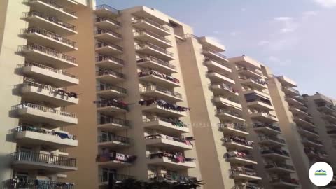 Gaur City 4th Avenue Ready to Move Apartments