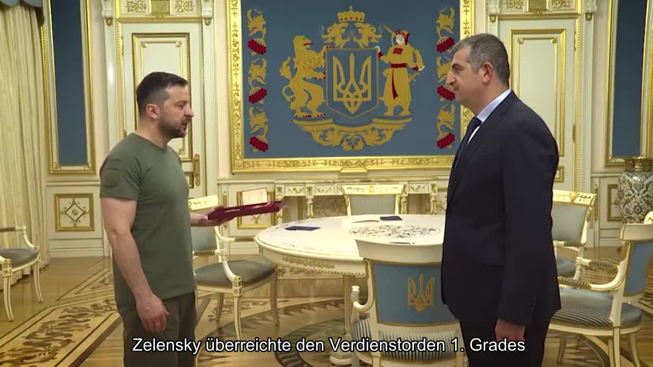 ️ Zelensky überreichte dem Generaldirektor der türkischen Firma „Baykar“ Haluk Bayraktar den Orden