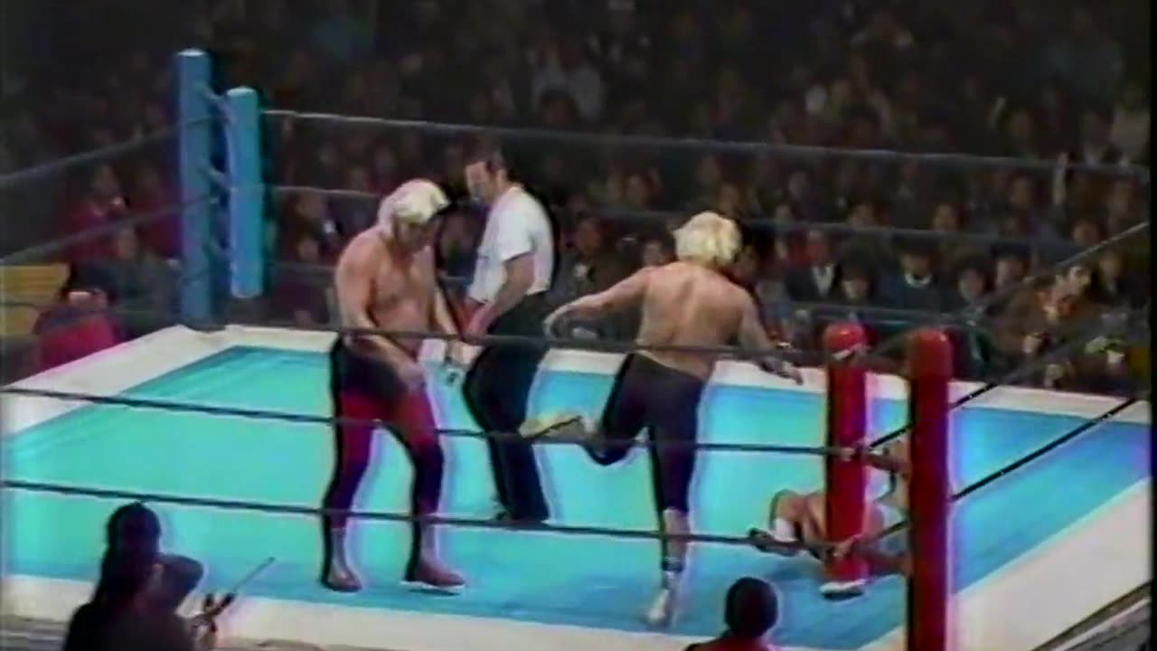 (1985.01.01) Kantaro Hoshino & The Cobra vs Umanosuke Ueda & Hiro Saito - NJPW