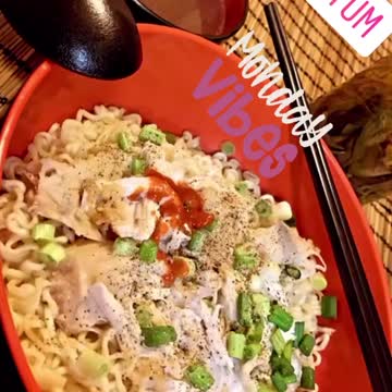 Dried chicken noodles