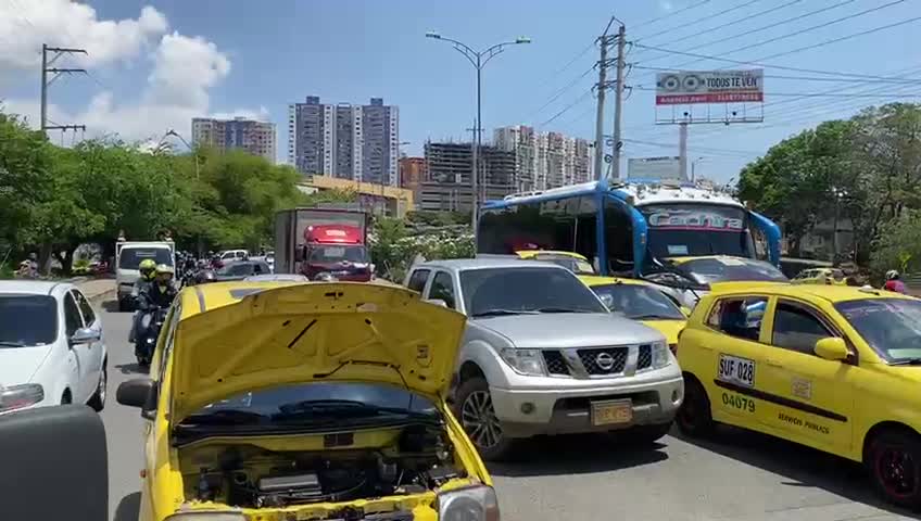 Bloqueo de la autopista Bucaramanga - Floridablanca