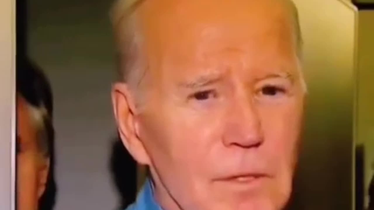 Joe Biden’s mask is malfunctioning again...Look At His Chin