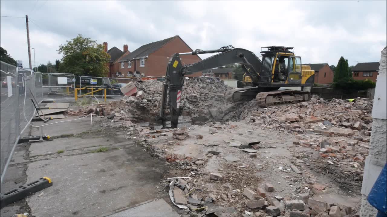 Last orders for Woodsetton's Summer House pub after bulldozers move in