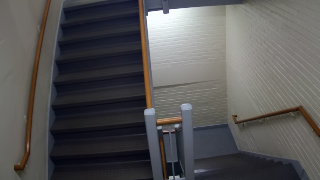 3893FHOB05Stair6_2021-01-06_16h00min02s183ms.mp4