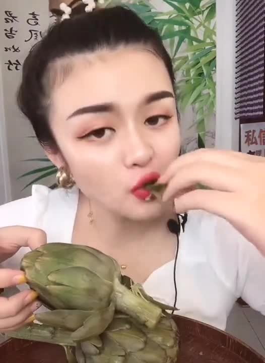 Let's see beautiful girls eating Asian food#4155