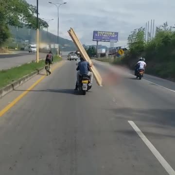 Imprudenecia en vía de Girón a Lebrija