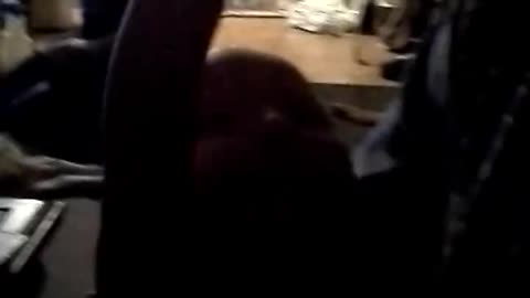 Dad beatboxes to happy little baby