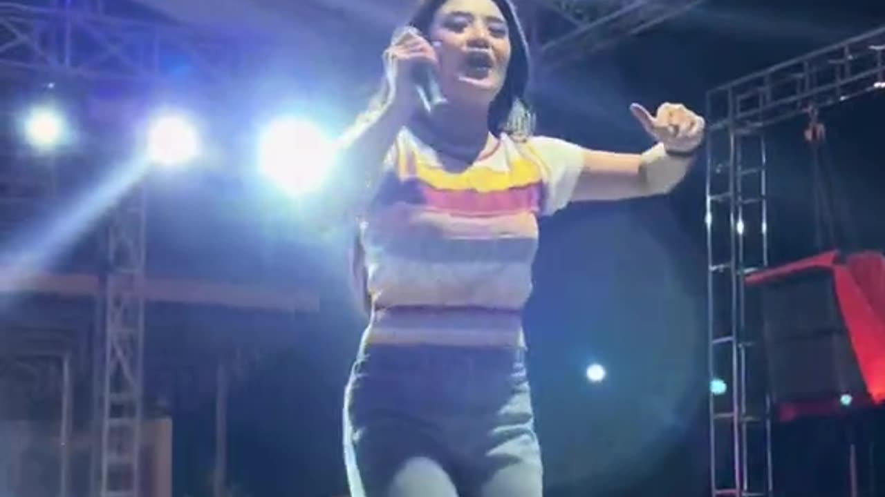 DJ cantik viral