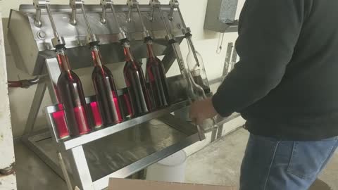 Bottling Klingshirn Sweet Concord Wine
