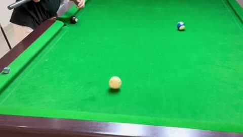 Funny billiard cheating hahahhahah