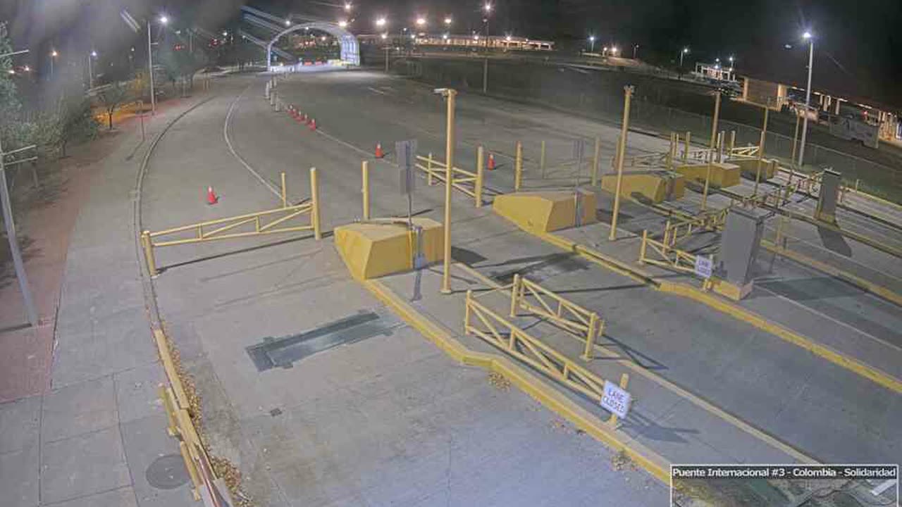 2023-12-29 - Puente Internacional 3 (viendo hacia Laredo, Texas)
