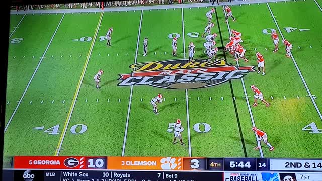 Georgia stops Clemson on 4th & 5yard