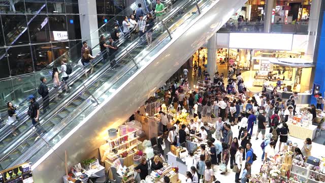 Attention Rewards for Hospitality and Retail
