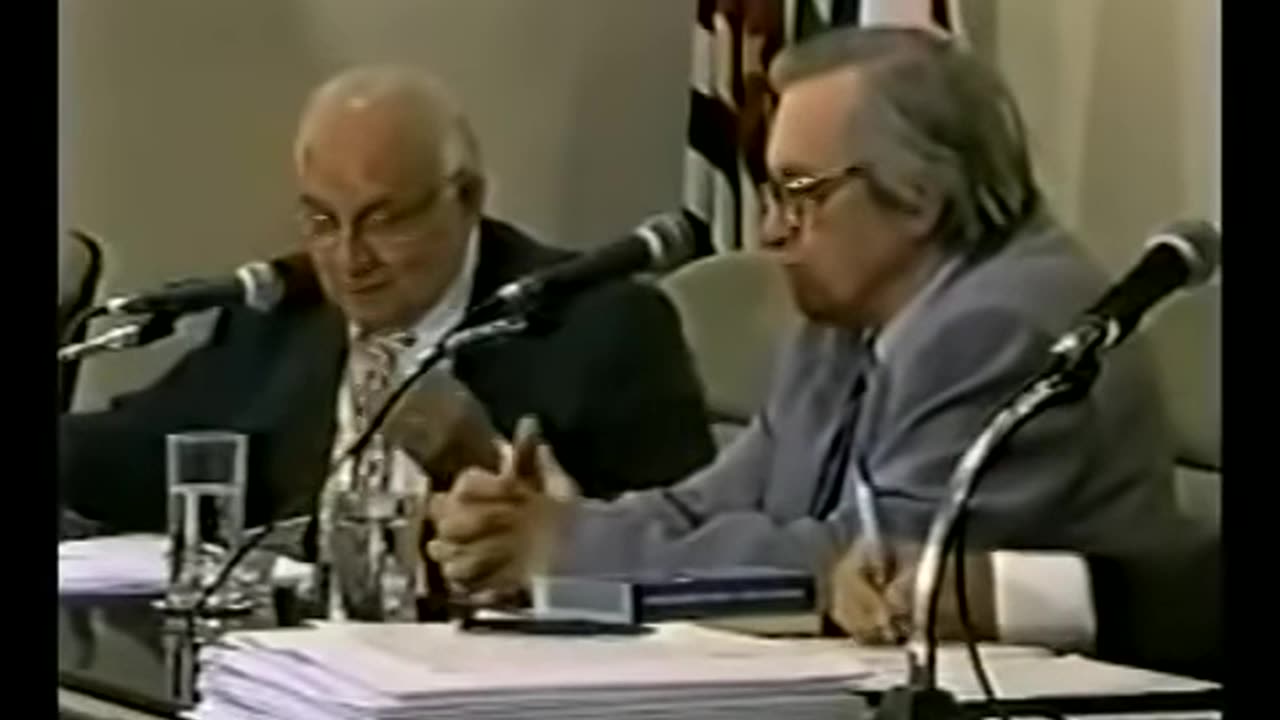 Olavo de Carvalho, 2004: O Brasil perante os Conflitos da Nova Ordem Mundial. Palestra na OAB.