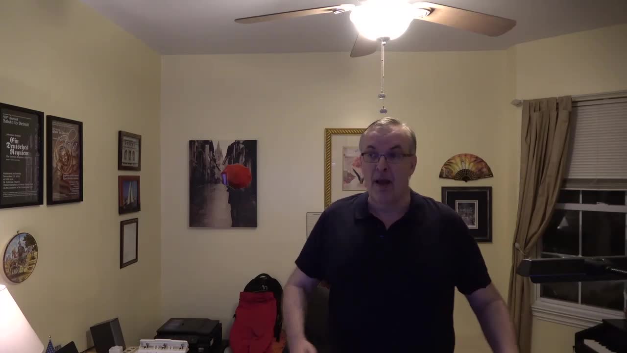 Alex Mirkovik sings "Pour me rapprocher de Marie"