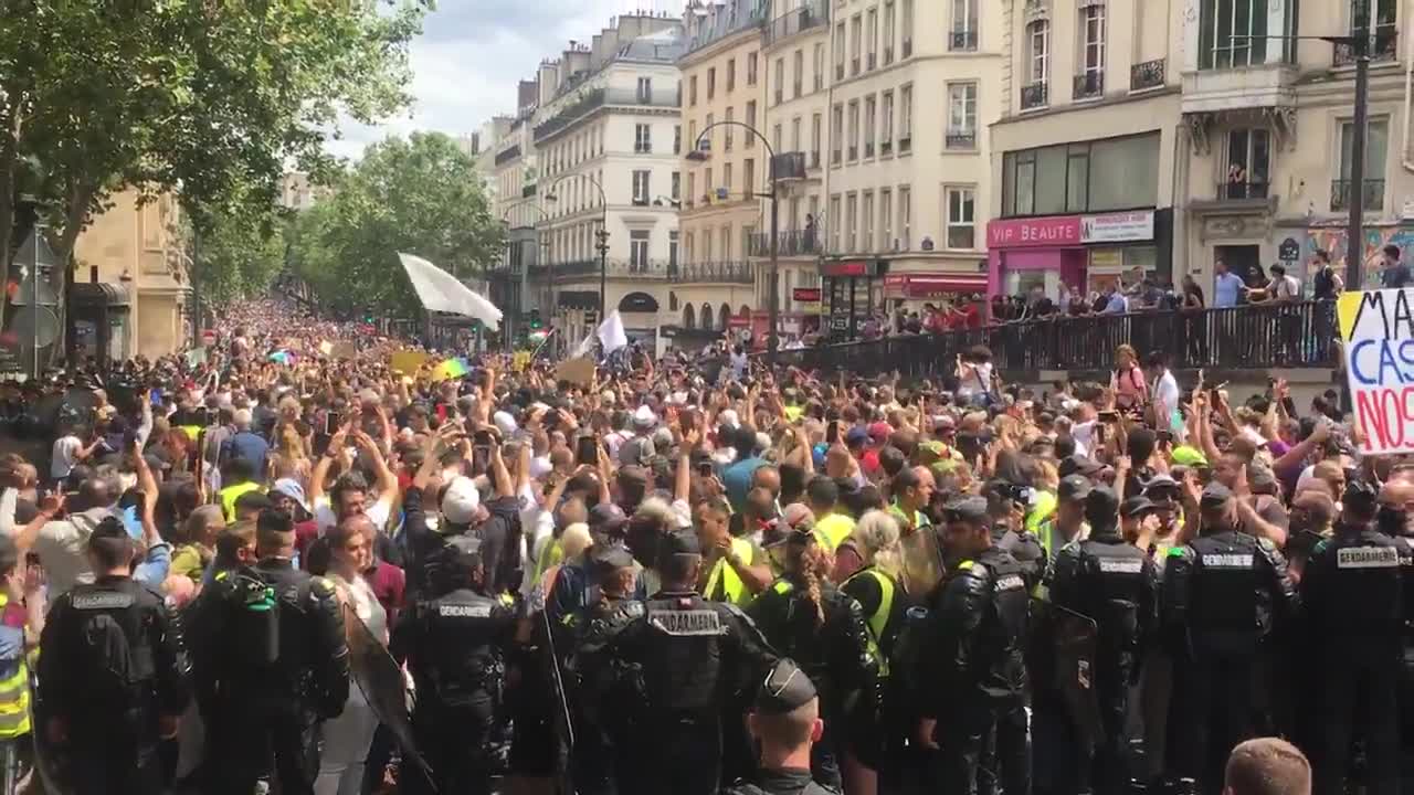 Paris 2021 July 24 Protest