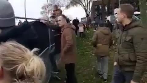 Gemeente Zwolle. Mensen zonder qr code niet welkom bij sinterklaas intocht