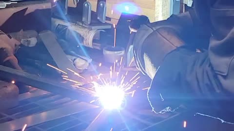 WELDING THE LAST FENDER BRACKET for FREIGHTLINER