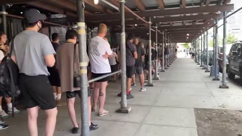 תור בניו יורק לחיסון אבעבועות הקוף לאנשים בריאים שלא מודעים שהם חלק מניסוי