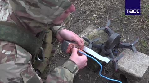 RU POV: 27-11-2023: Russia using FPV drones to clear Ukrainian Anti-Tank mines from settlements.