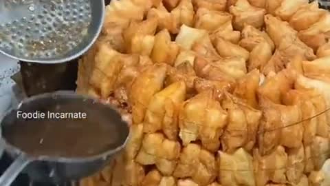 dengan alat seadanya gorengan pun jadi