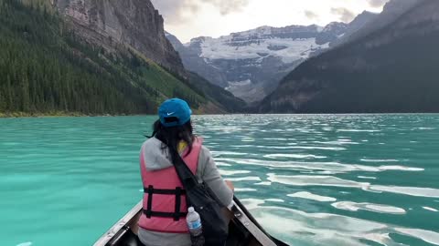 CanAda : Rowing in Canoe on Lake Louise