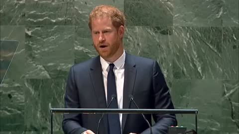 "Ginger Head" at the UN podium BS-ing about freedom and democracy