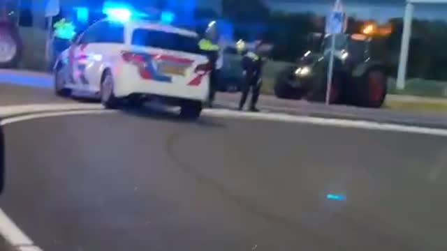 Part 2: Reports coming in of Dutch police shooting at farmers