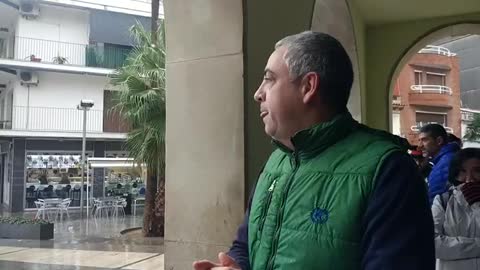 Cancelada por lluvia la carpa de VOX en Casteldefels (Barcelona)