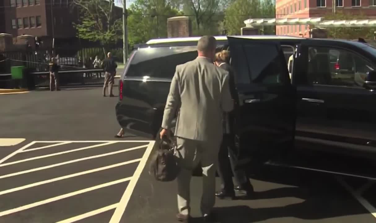 Johnny Depp Reggae Music Court Entrance #justiceforjohnnydepp