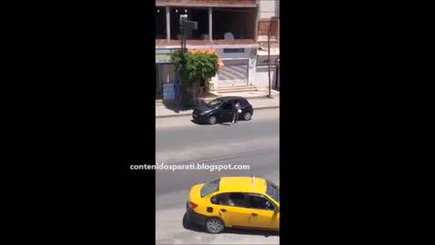 Y que le roban la bolsa