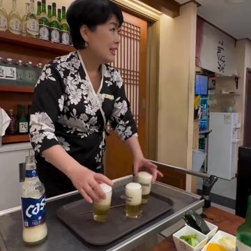 Famous Style to open the Bottle of Beer / wine / alcohol