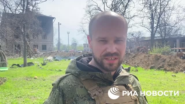 V Mariupolu začali pracovat ruští vyšetřovatelé, kteří mapují zločiny nacistů z pluku Azov