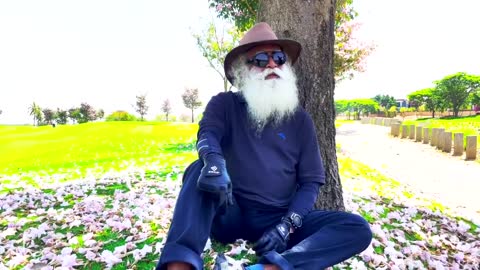 Sadhguru gives tips on how to handle worry and anxiety😫