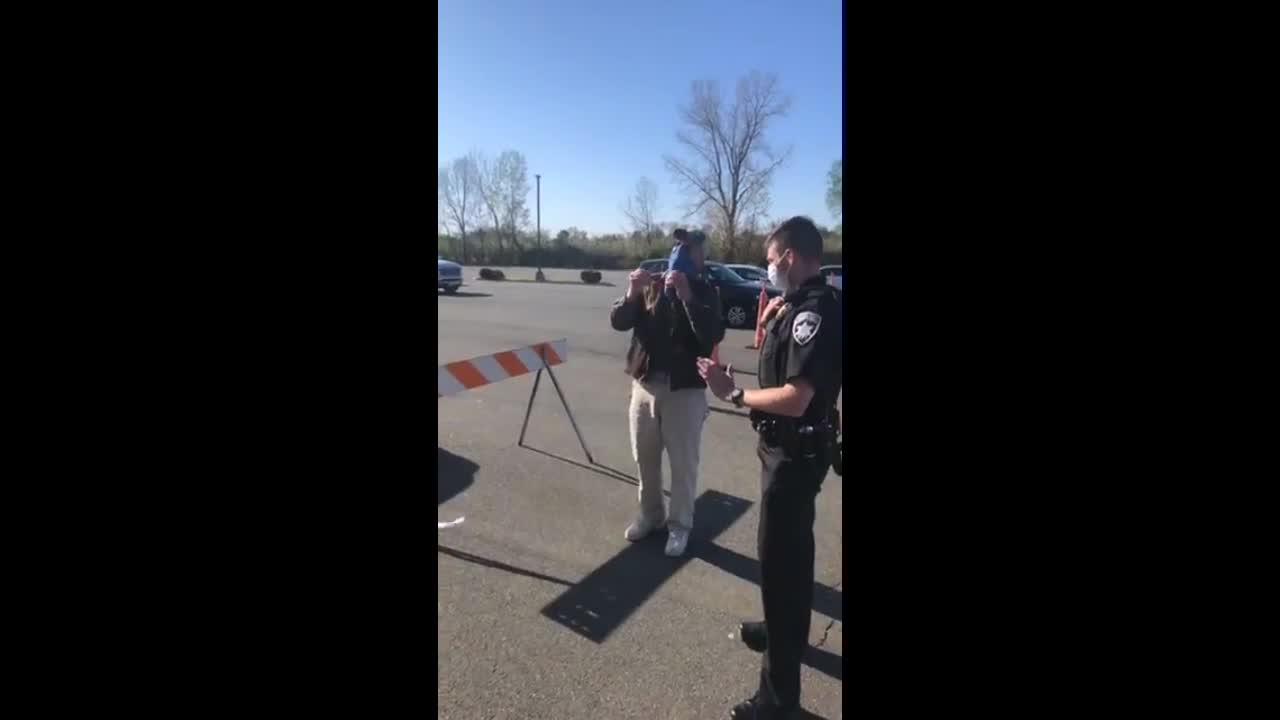 NY Health Inspector Attempts To Shut Down Gym And Force His Way Inside For Not Complying With Order