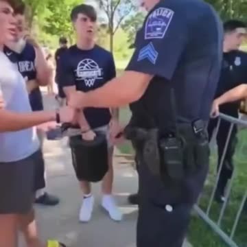 Young man arrested for sharing the Bible on a public sidewalk