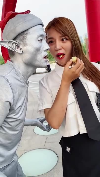 Sculpture performer , Chinese Iron Man Show statue street performer