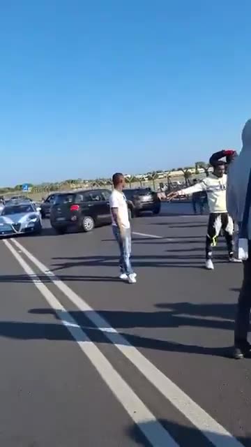 Fake asylum seekers in Italy block streets because they are not happy and want