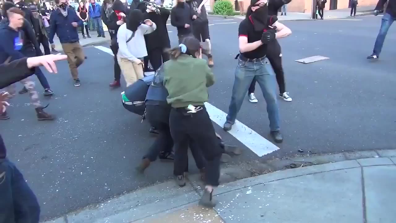 May 1 2019 Portland May day 1.2 P.B. vs Antifa. Heather Clark ran in to fight & was knocked out