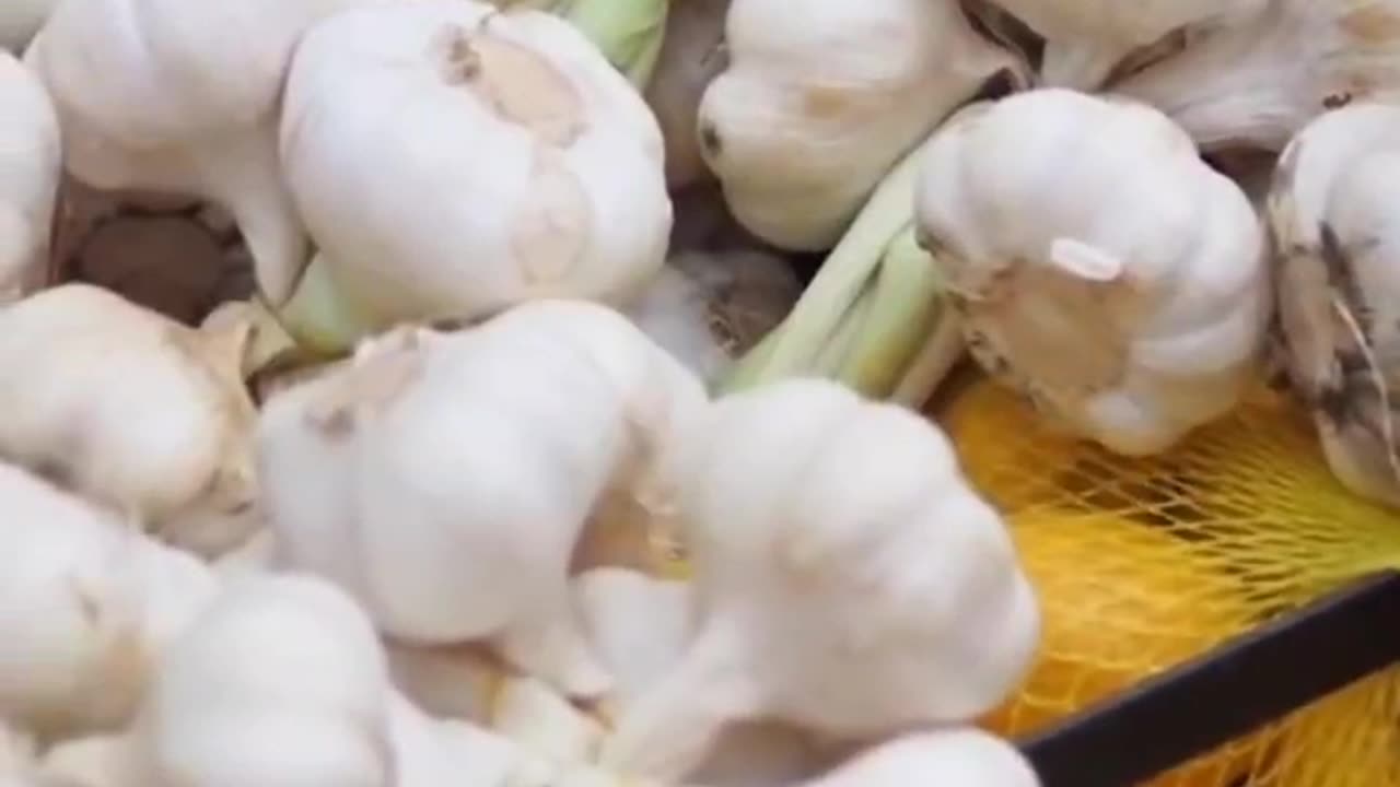 This one plant is 30x stronger than garlic and lemon