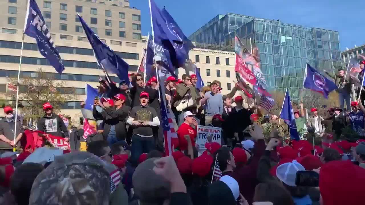 MASSIVE CROWD CHANTING "FOX NEWS SUCKS!"