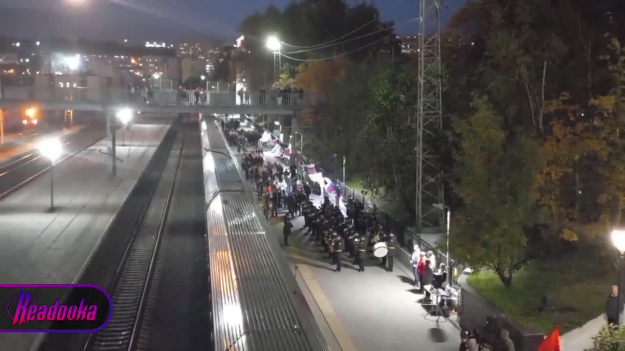 ΕΠΙΣΤΡΑΤΕΥΜΕΝΟΙ ΡΩΣΟΙ ΣΕ ΣΤΑΘΜΟ ΤΡΕΝΟΥ