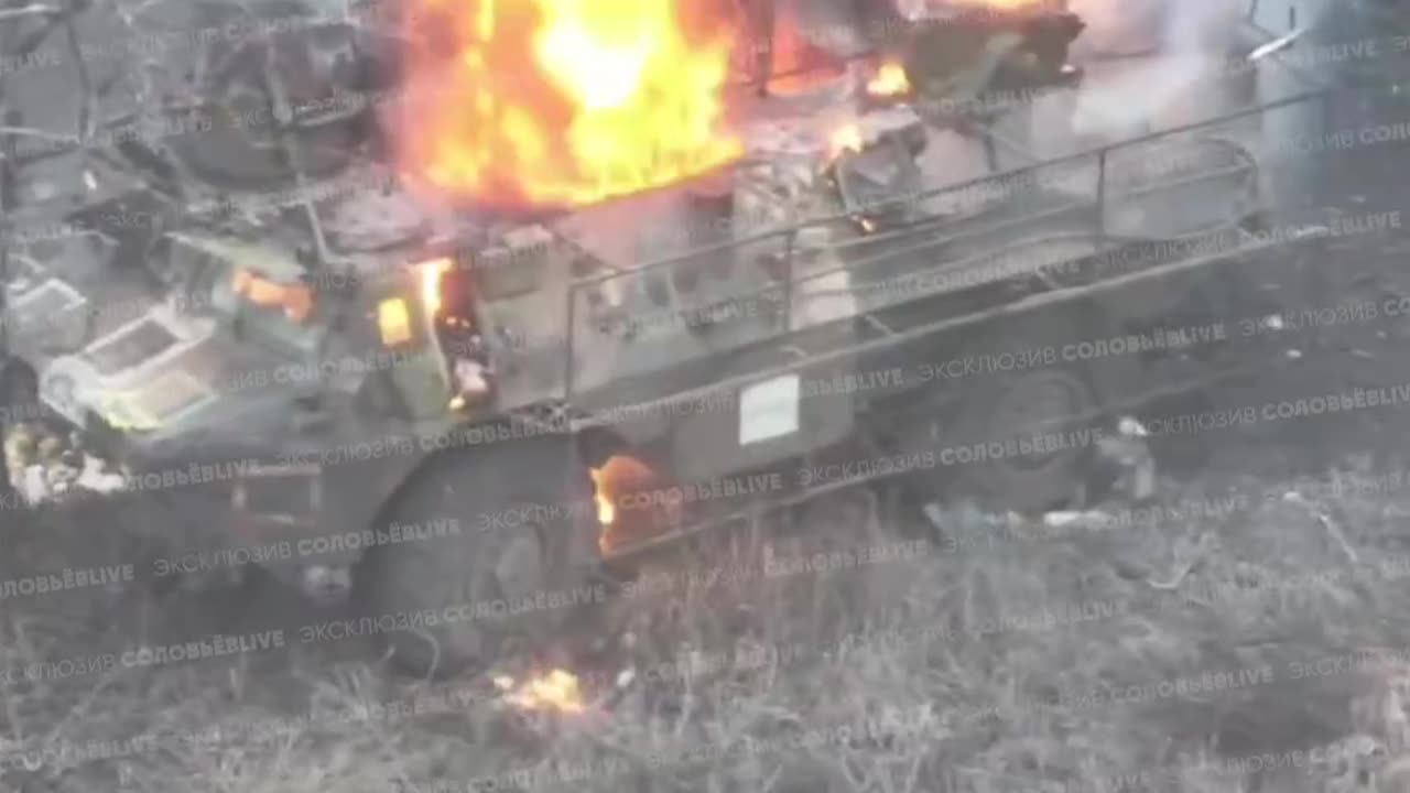 Russian fighters destroyed a French VAB armored personnel carrier in the vicinity of Maryinka.