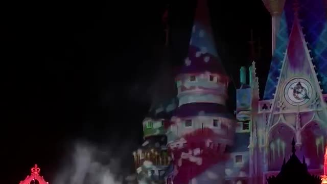 Hocus Pocus Halloween Show at Disney World 2019- with many Disney Villians incl