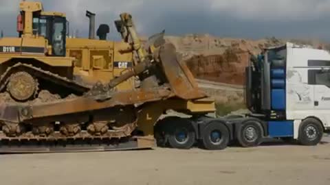 Transporting The Cat D11R, Komatsu D475, Cat D8T Dozers